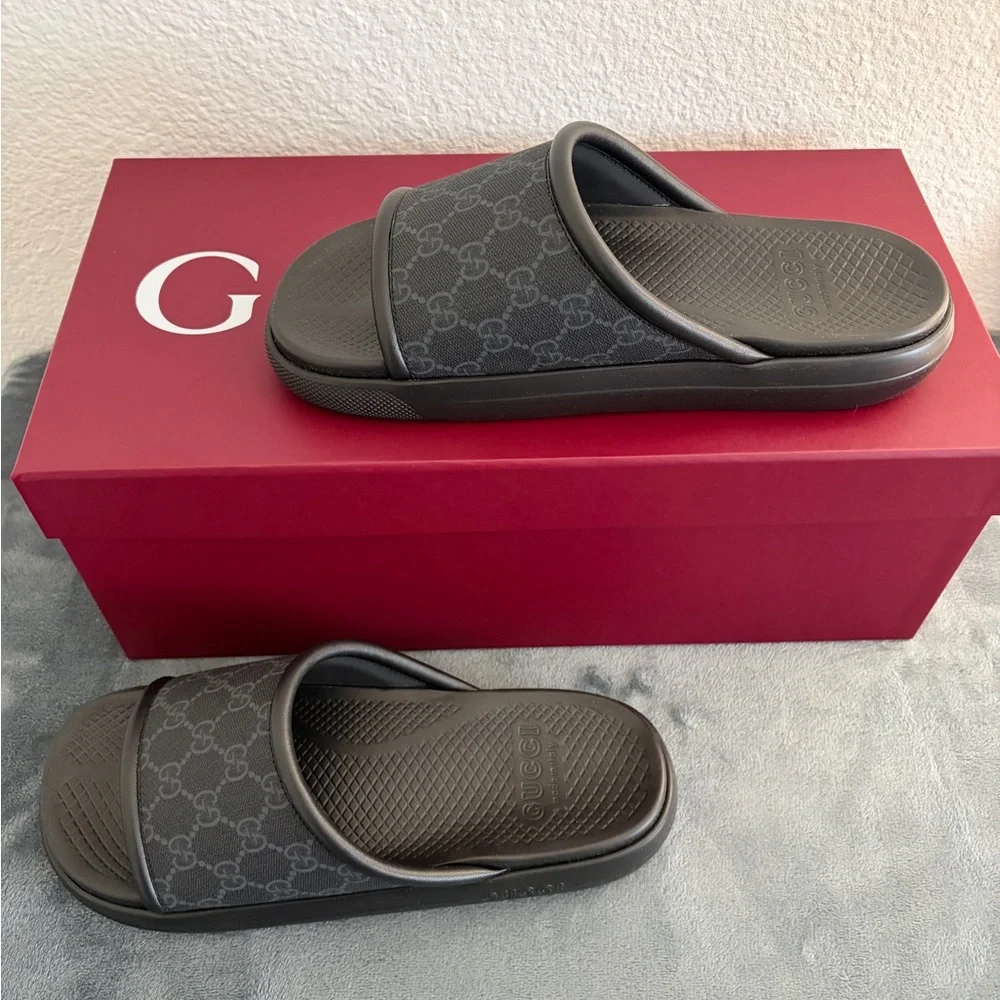 Brand New Mens Gucci GG Supreme Canvas Slide Sandals Black Size 7 (US 7.5)